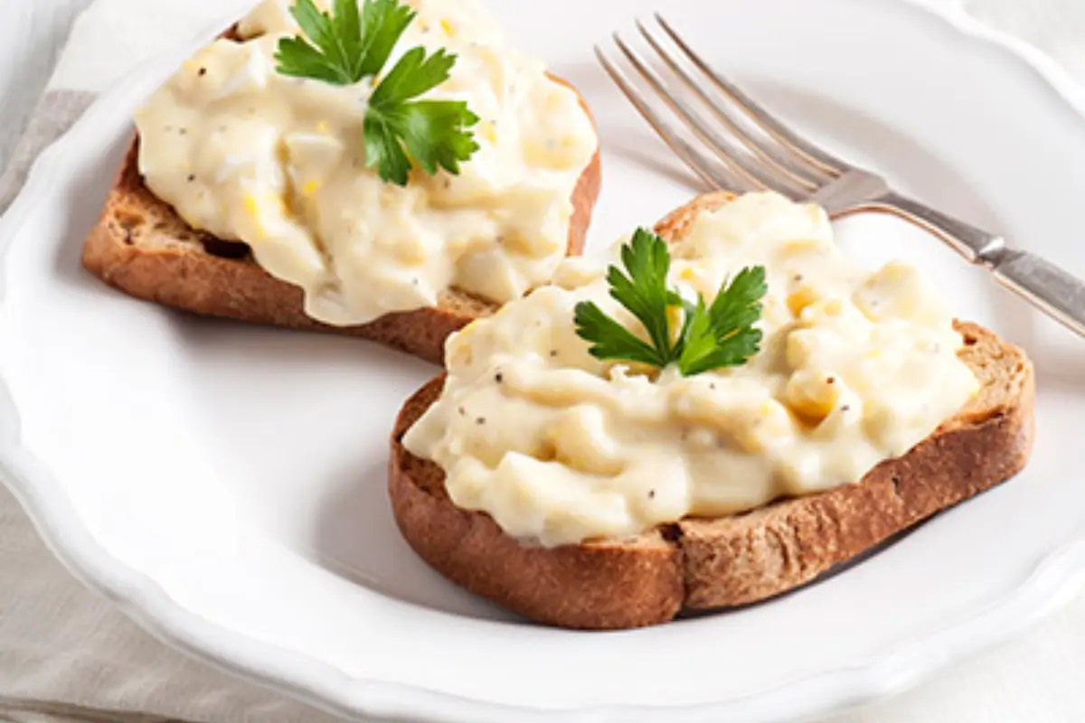 Creamed Eggs on Toast